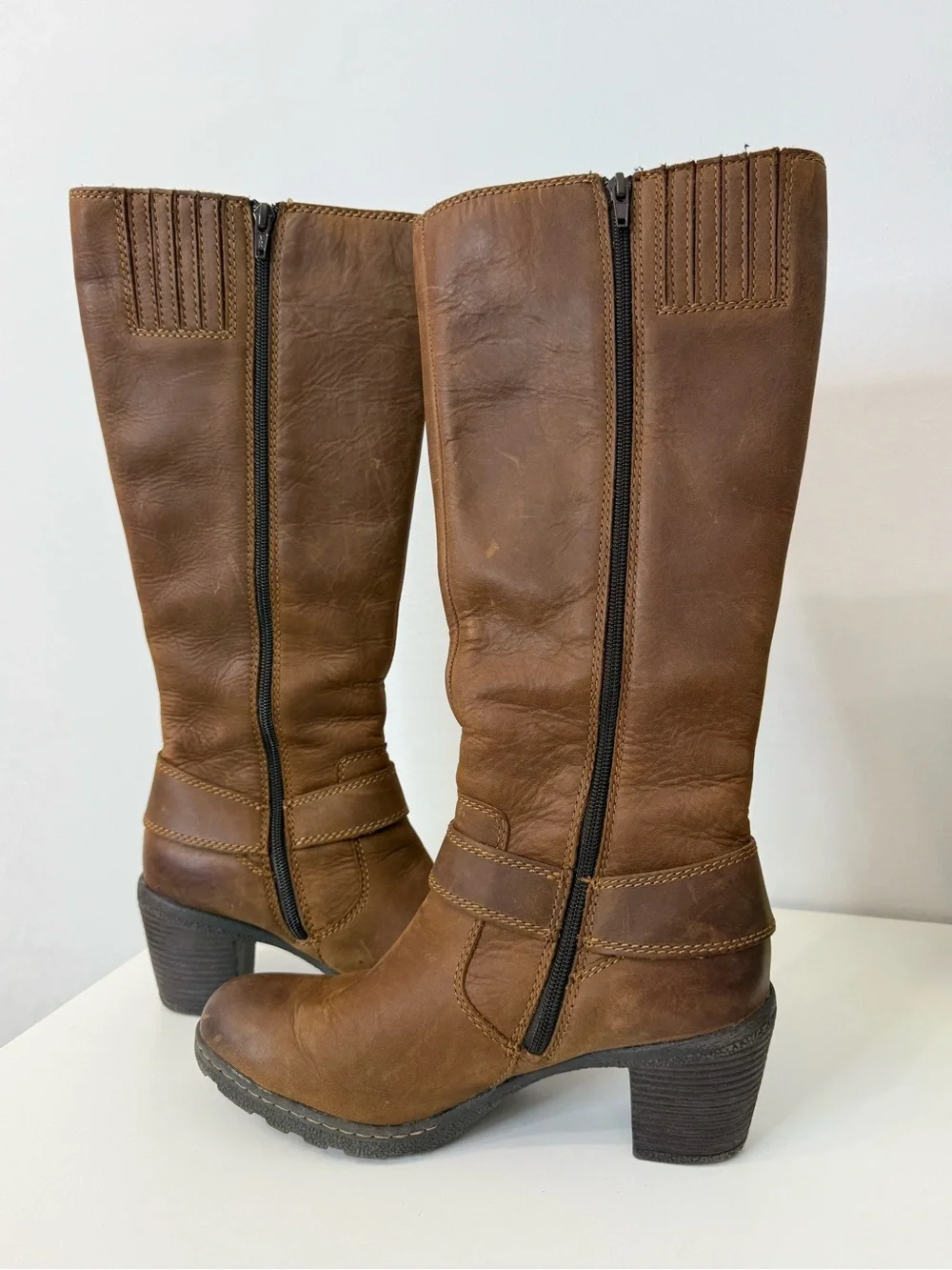 B.O.C. Distressed Brown Leather Buckle Riding Boots Stacked Block Heel Size 9.5